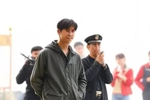 深夜桌面上的录音波形图与三处剪辑标记截屏
